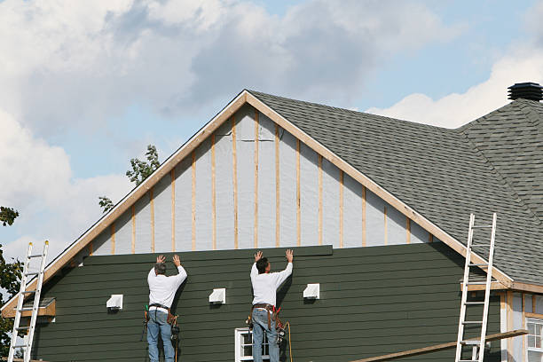 Professional Siding technician working in Little Mountain, SC